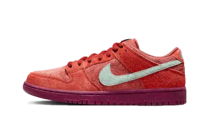 Nike SB Dunk Low Mystic Red